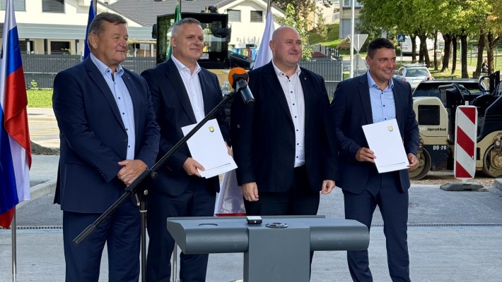 Podpis pogodbe o sofinanciranju prve faze projekta Preobrazba sistema daljinskega ogrevanja