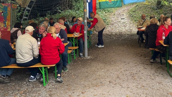 KOSTANJEV PIKNIK VELENJSKIH BRIGADIRJEV